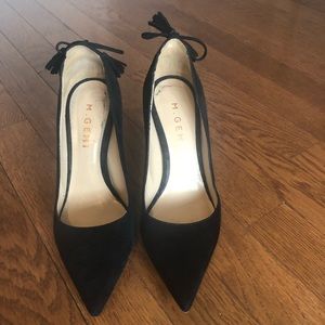 M. Gemi suede black heels with bow in back. 35.5
